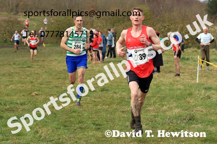 Men 35 to 60 in the 2023 BMAF Cross Country Champs., Wallsend. Photo: David T. Hewitson/Sports for All Pics